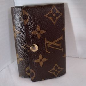 Authentic Louis Vuitton Monogram 6 key holder